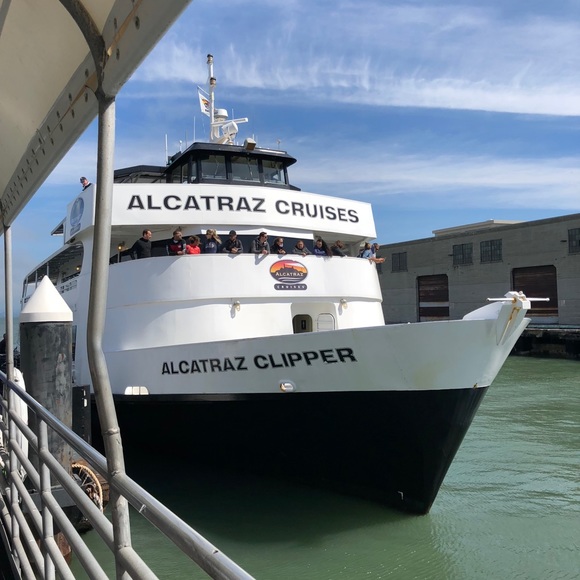 Meet your Posher, Celeste a Traveler - Picture 6 of 7